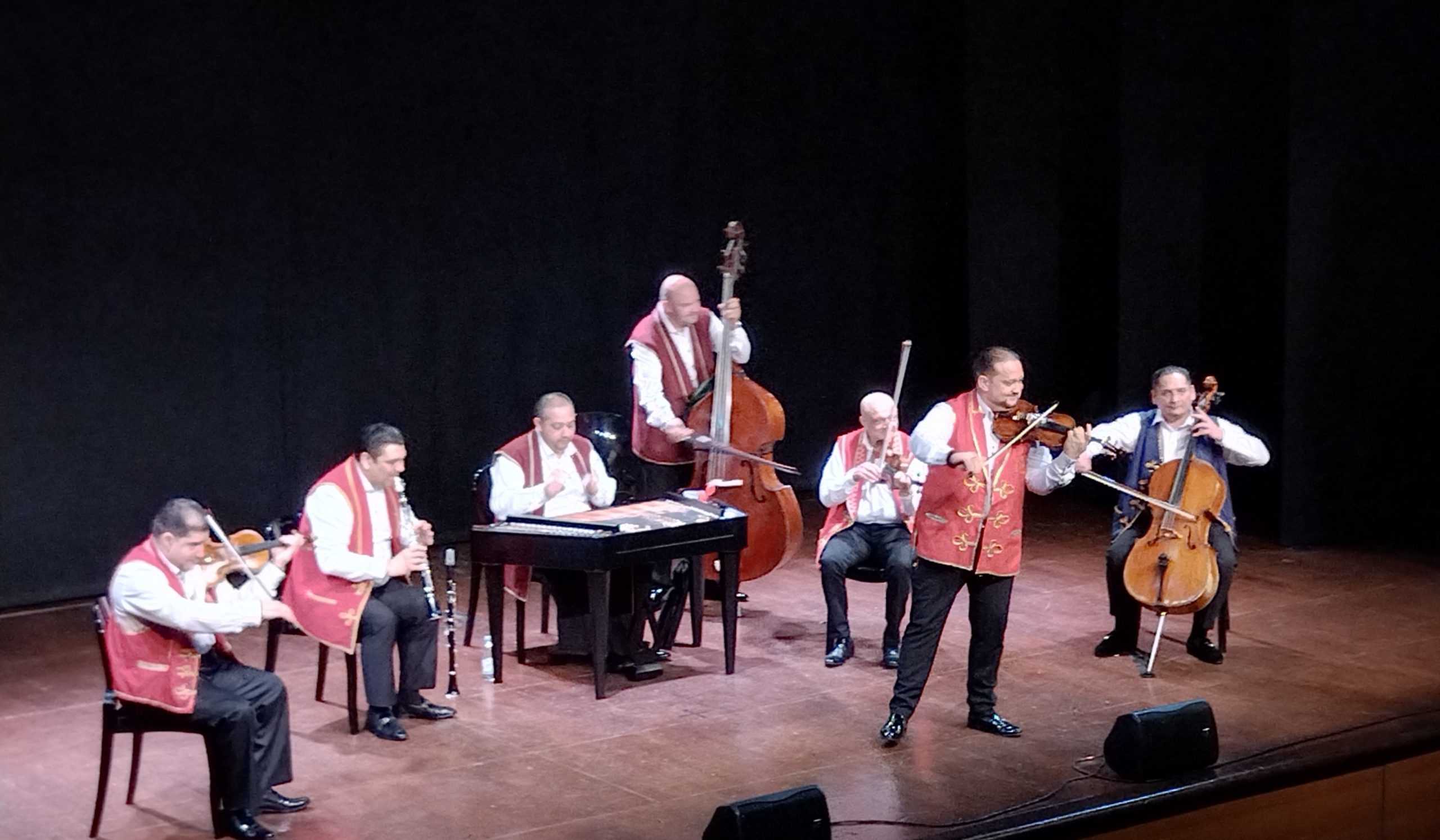 Bari – Al Teatro Forma, ritmi infuocati con la scatenata formazione di Budapest