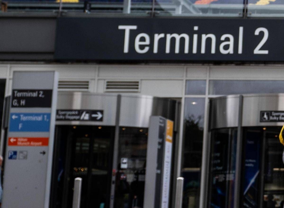 Germania, avvistato drone: chiuso aeroporto di Monaco