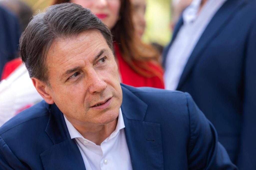 Conte a Schlein: “Garanzie su Renzi o M5S non ci sta. Riproporremo il reddito di cittadinanza”