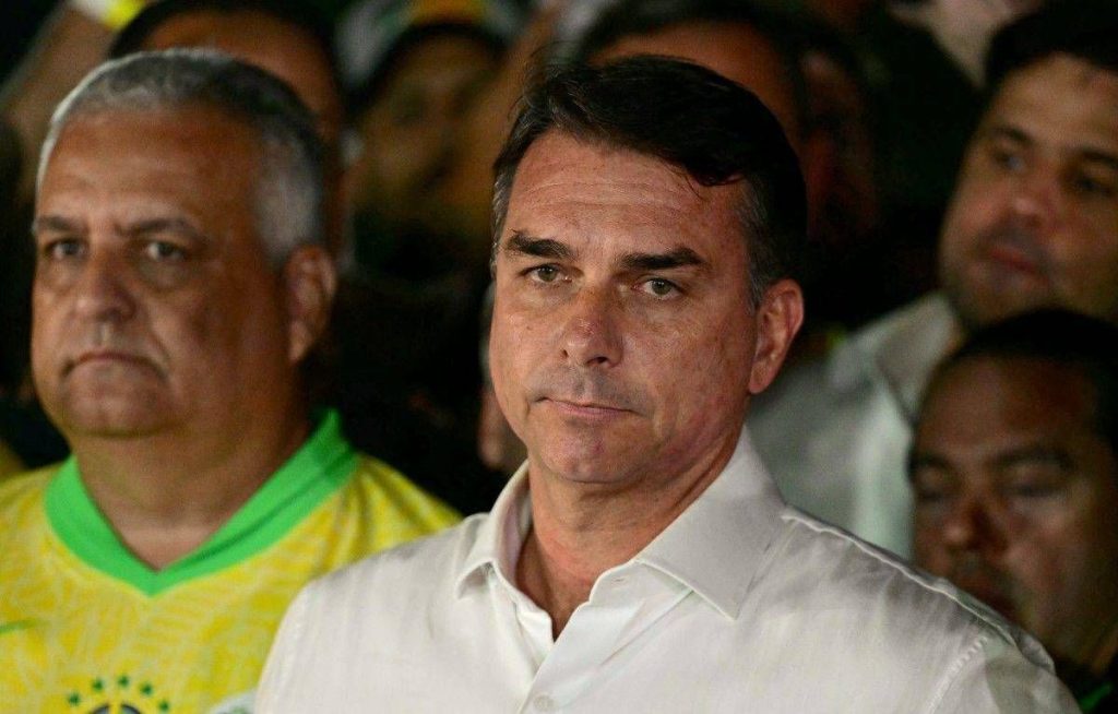 Brasile, partito Bolsonaro riconosce vittoria di Lula. Lui no: “Mi vietano di lasciare il Paese, tentativo di intimidazione”