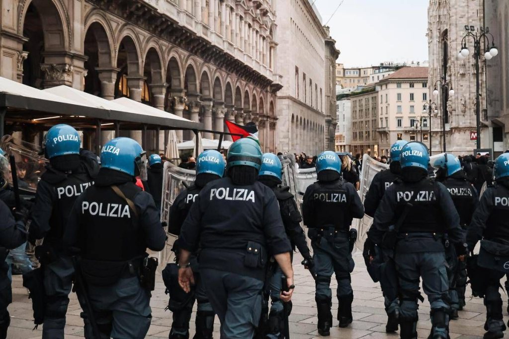 Cortei e manifestazioni, Viminale rafforza i controlli rafforzati: “Violenti saranno isolati”