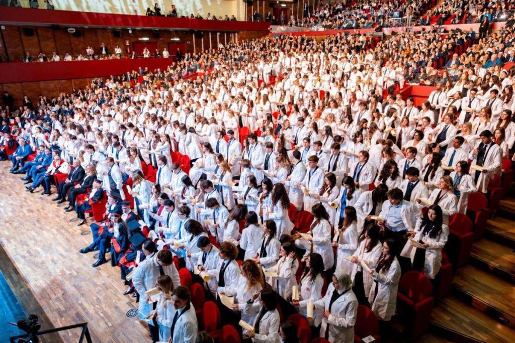Unicamillus, 400 futuri medici indossano il camice bianco a Roma